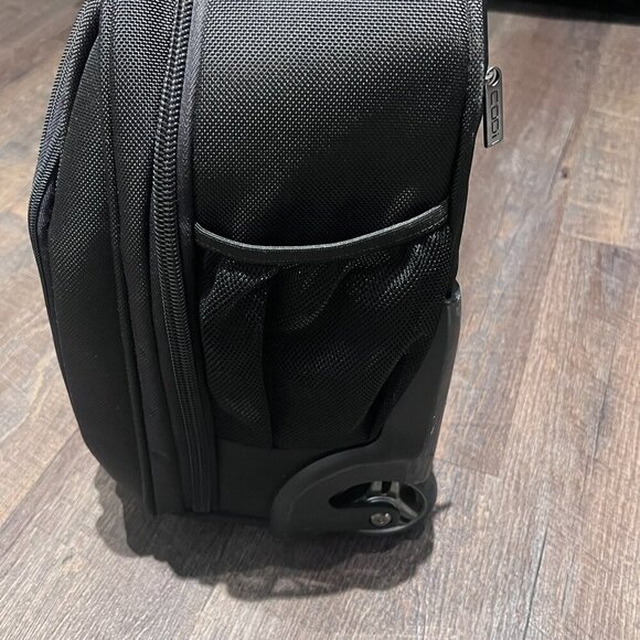 CODI Rolling Laptop Bag 3 Compartments Excellent Condition High Quality Zippers - Picture 11 of 14